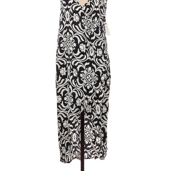 ANTHROPOLOGIE NWT! V-NECK PRINTED COVER UP BLACK/WHITE DRESS SIZE S SOLD OUT - Picture 2 of 7